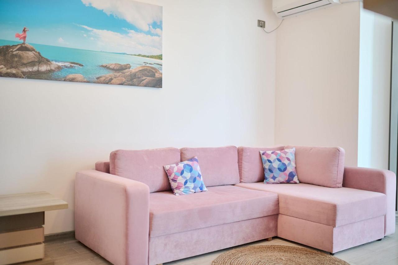 Beachfront 1Br Apartment- Spa N Pools 마마이아 외부 사진