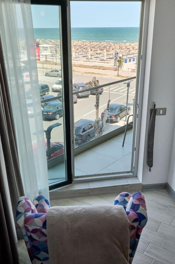 Beachfront 1Br Apartment- Spa N Pools 마마이아 외부 사진