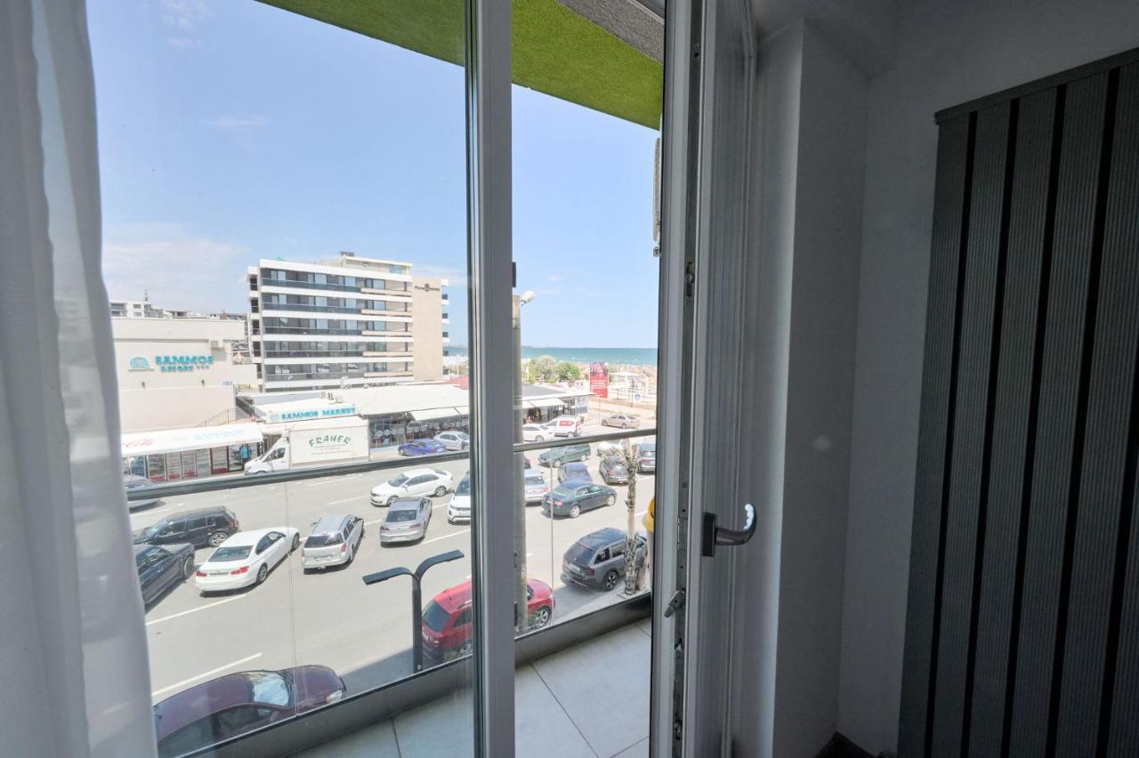 Beachfront 1Br Apartment- Spa N Pools 마마이아 외부 사진