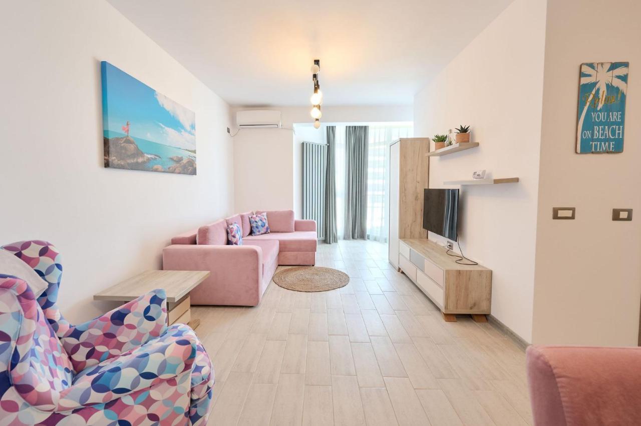 Beachfront 1Br Apartment- Spa N Pools 마마이아 외부 사진